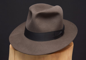 Mehr über den Artikel erfahren Smoke Grey Harrison