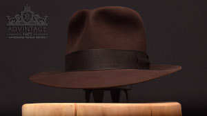 Mehr über den Artikel erfahren Crusader Fedora Hut in  Chocolate