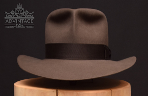 Mehr über den Artikel erfahren Custom Fedora Hut in Smoke-Grey