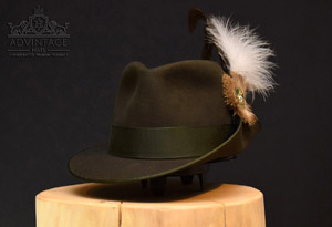 Read more about the article Traditional German Marksmen’s Hat in moss-green