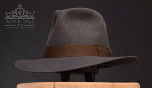 Mehr über den Artikel erfahren Custom Fedora Hut in Slate