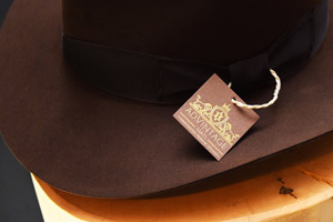 Mehr über den Artikel erfahren Dezenter SoC Fedora Hut in True-Sable