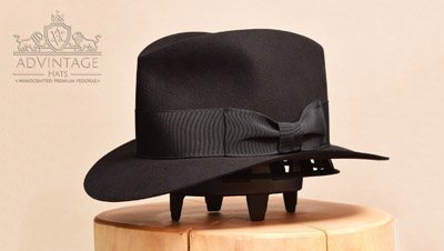 Mehr über den Artikel erfahren Custom Fedora Hut in schwarz