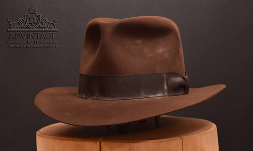 Mehr über den Artikel erfahren Staubiger Kingdom Fedora Hut in True-Sable