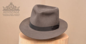 Mehr über den Artikel erfahren Custom Fedora Hut in Smoke-Grey