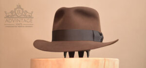 Mehr über den Artikel erfahren Crusader Fedora Hut in True-Sable mit breiterer Front