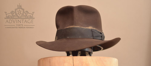 Mehr über den Artikel erfahren Hero SoC Fedora Hut in True-Sable