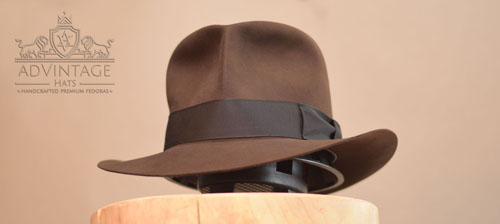 Mehr über den Artikel erfahren Dezenter SoC Fedora Hut  in True-Sable