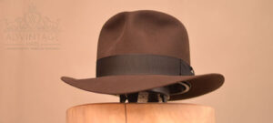 Mehr über den Artikel erfahren Custom Indy Fedora Hut in True-Sable