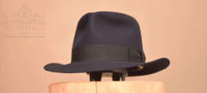 Mehr über den Artikel erfahren Crusader Fedora Hut in Midnight-Blue