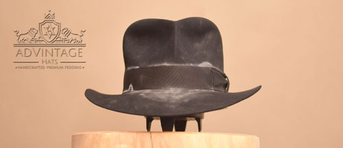 Mehr über den Artikel erfahren Hero SoC Fedora Hut in Black