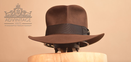Mehr über den Artikel erfahren Dezenter MasterPiece SoC Fedora Hut in True-Sable