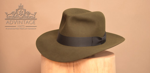 Mehr über den Artikel erfahren Custom Crusade Fedora mit breiter Krempe in Moss-Green