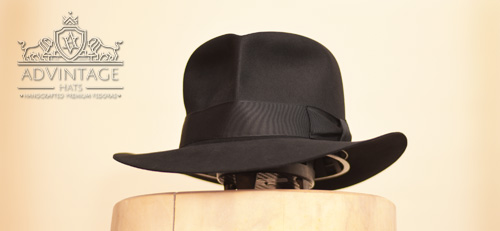Mehr über den Artikel erfahren Dezenter MasterPiece SoC Fedora Hut in Black