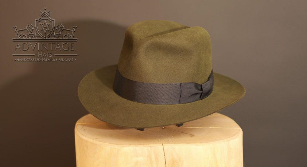 Mehr über den Artikel erfahren Custom Temple Fedora Hut in Moss-Green